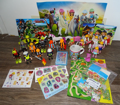 Playmobil Konvolut Figuren, Puzzle, DVD, Aufkleber, Poster, Mini-Tasse, Spiele