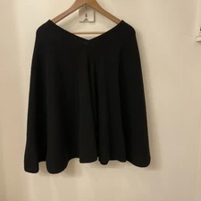 Balmoral Knitwear Scotland  soft virgin wool  black v neck Poncho Women’s OS