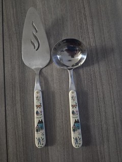 International Heartland Stainless Gravy Spoon & Pie Server Farmer Farm House