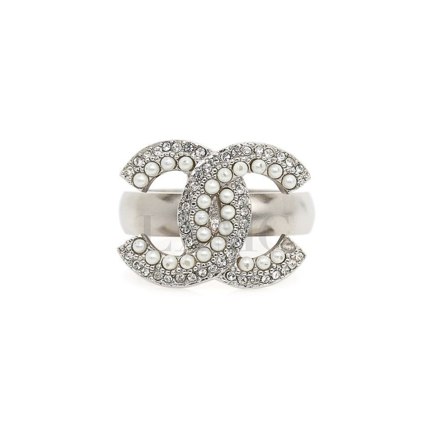 ☆一味違う高級感☆【CHANEL】リング クリスタル COCOマーク CHANEL Coco Mark CC Logo Ring with Cubic and Pearl Silver