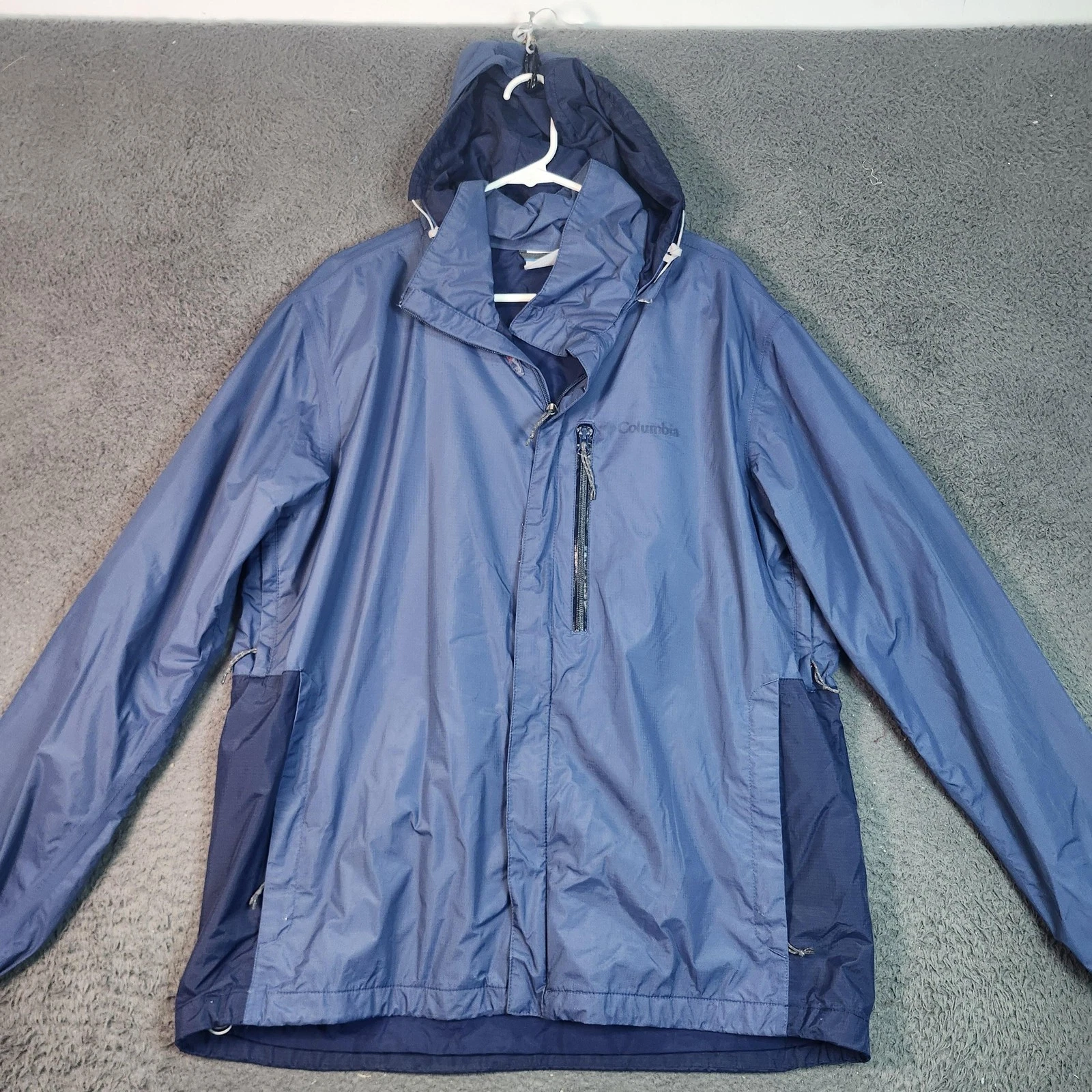 Columbia Jacket Mens Large Blue Hooded Full Zip Nylon Windbreaker Lightweight
Opens in a new window