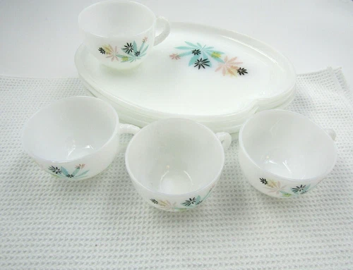 Vintage Milkglass Tea Cup And Cookie Plate Gift Set. Set of 4