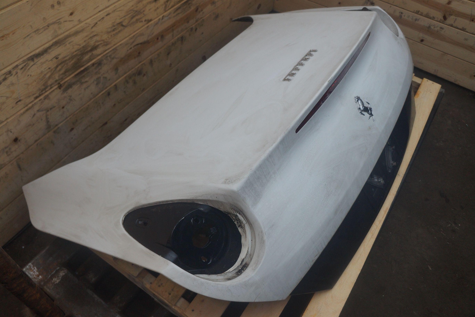 Rear Trunk Deck Lid Assembly Wrapped White 69803810 OEM Ferrari California 2010