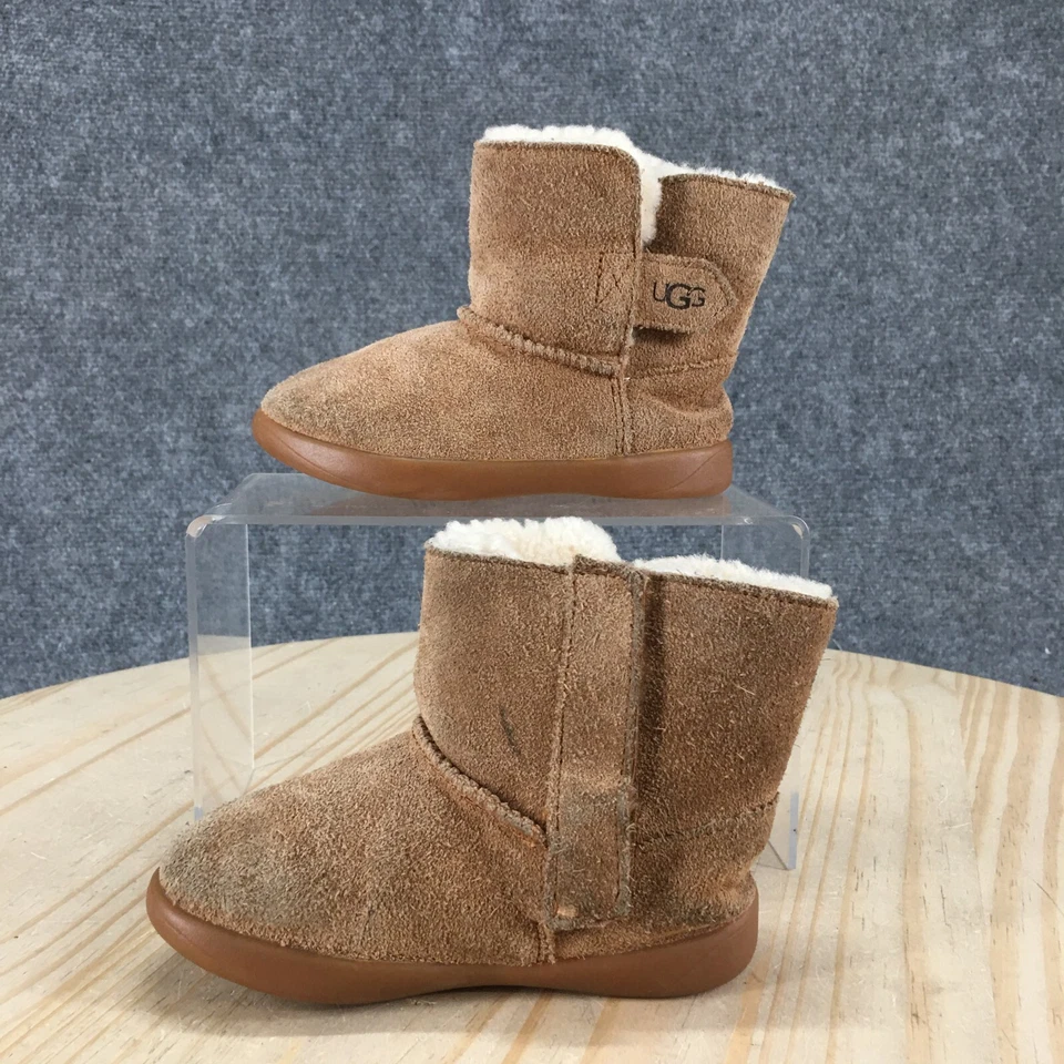 Botas UGG Junior 7 Keelan piel de oveja beige tirar cómodo tobillo SN 1096089T Foto 2 de 4