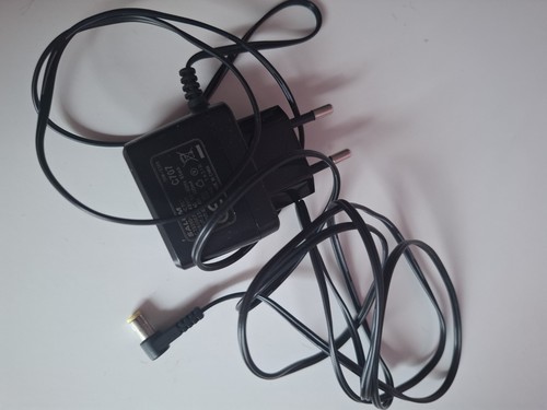 Stary kabel ładujący