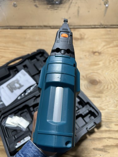 Neu Master Lithium-Ion Power Air Cylinder 2 in 1 Brad Nailer Gun NBV5040 - Picture 9 of 11