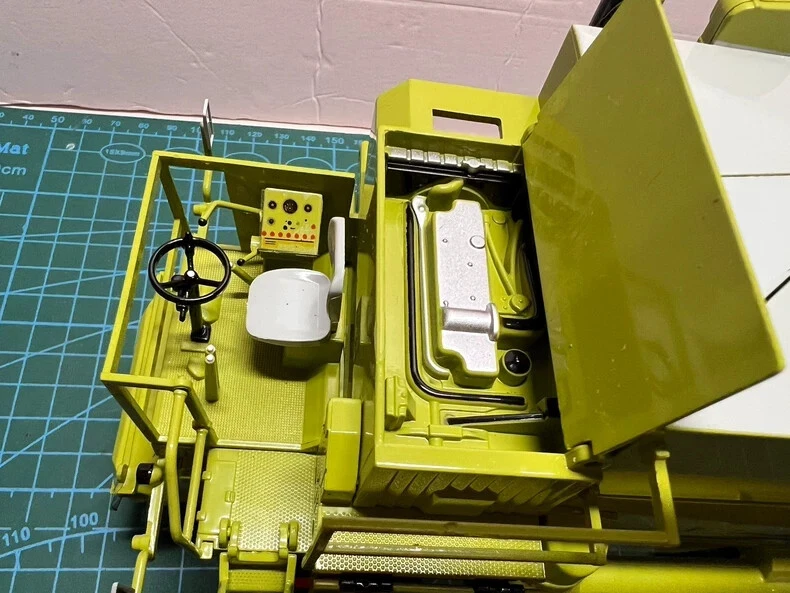 Replicagri 1/32 Claas Dominator  Combine Harvester Diecast Model Toy - Image 3 of 4