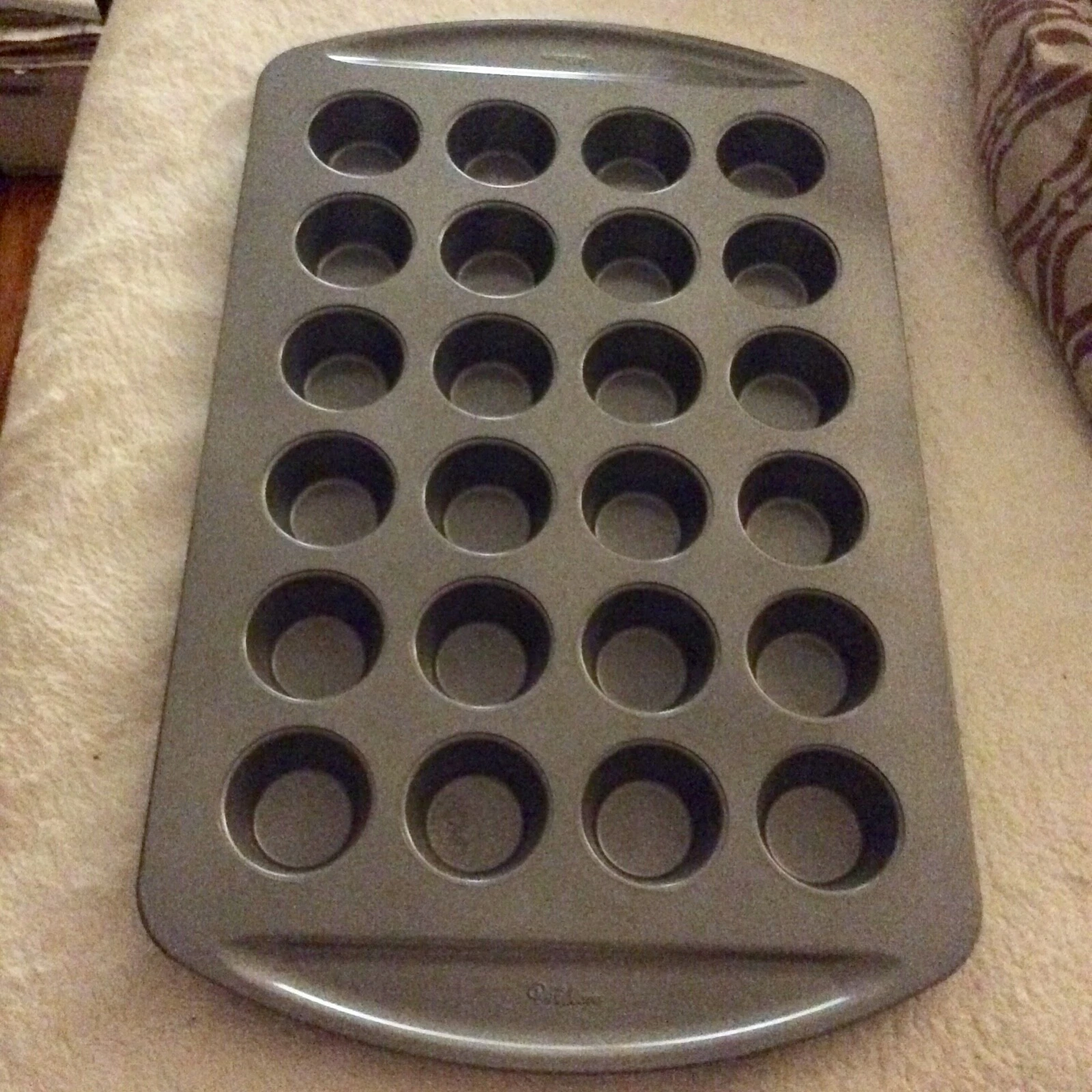 New w/Tag...Wilton 24 Cup Mini Muffin Pan (Non Stick)