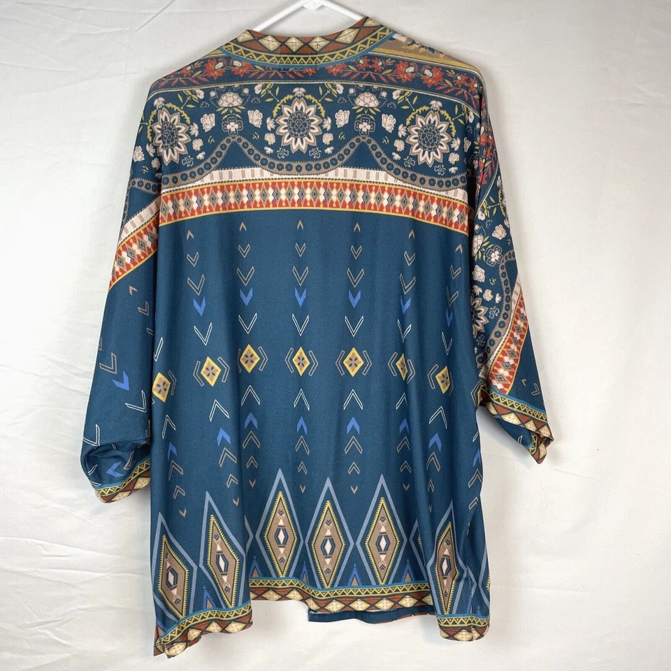 Cardigã feminino Flying Tomato tamanho médio aberto geométrico poliéster conforto - Imagem 4 de 4