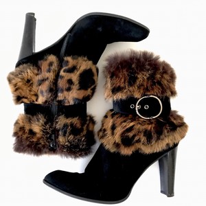 stuart weitzman fur lined boots