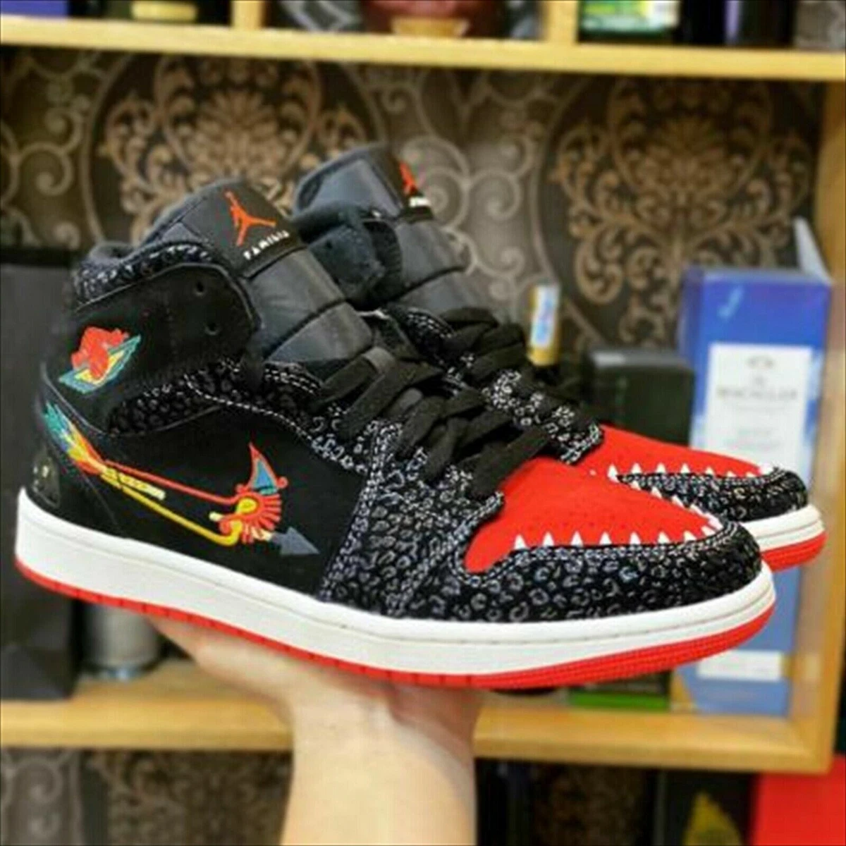 NIKE AIR JORDAN 1 MID SE SIEMPRE FAMILIA BALCK RED GREEN GOLD DN4904-001 US  6.5Y