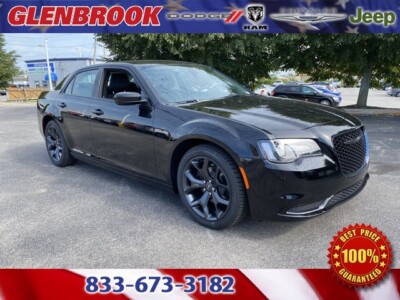 2020 Chrysler 300 Series Touring 2020 Chrysler 300 Touring 11 Miles Gloss Black 4D Sedan 3.6L V6 24V VVT 8-Speed