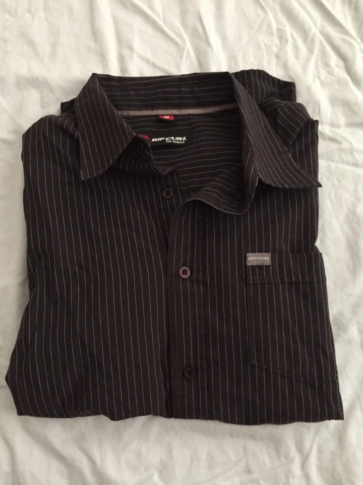 Rip Curl Button Down Black & Stripe Casual Short Sleeve Shirt Men's Medium - Image 3 of 4