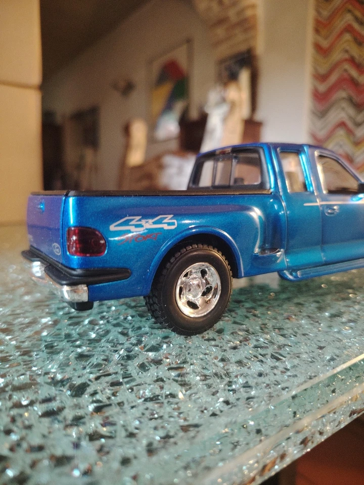  Welly-1:18- 1999- Ford F 150 - Flareside 4X4 Pickup-Blue-20 Cm - Immagine 2 di 4