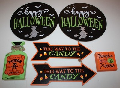 Halloween Wall Sign 6-PACK Trick Or Treat Candy Arrow Witch Poison Pumpkin Decor
