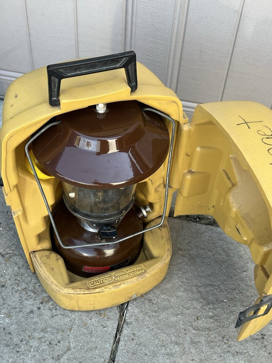Vintage Coleman Model 275 Brown Lantern With Yellow Clamshell Case