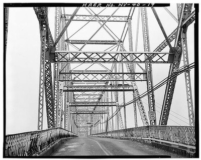 Photo:Bridge Suspended Truss Looking South 1940s Pier 2 Steel Span Roadway