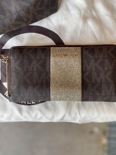 Michael Kors Women's Brown Monogram Shoulder bag With matching Wallet - Picture 12 of 15
