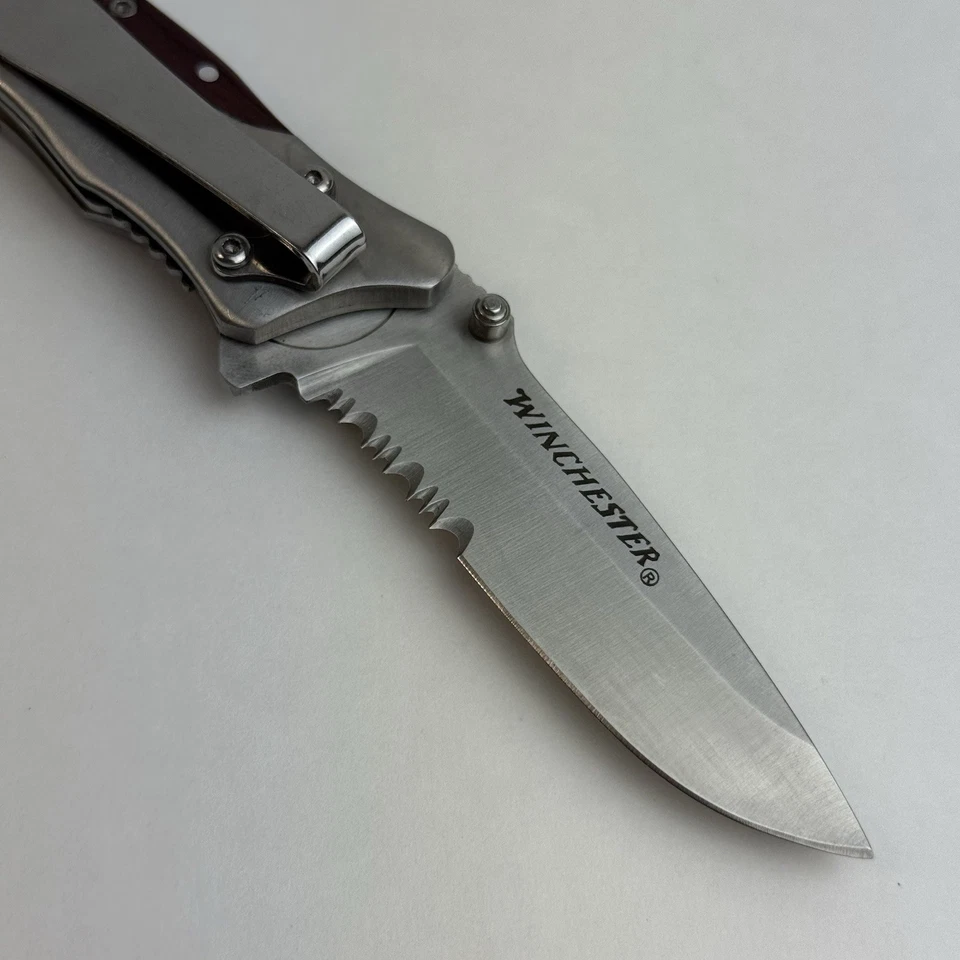 Cuchillos Winchester vintage de 3 pulgadas Cuchillo plegable dentado con clip de madera de acero inoxidable Foto 3 de 4