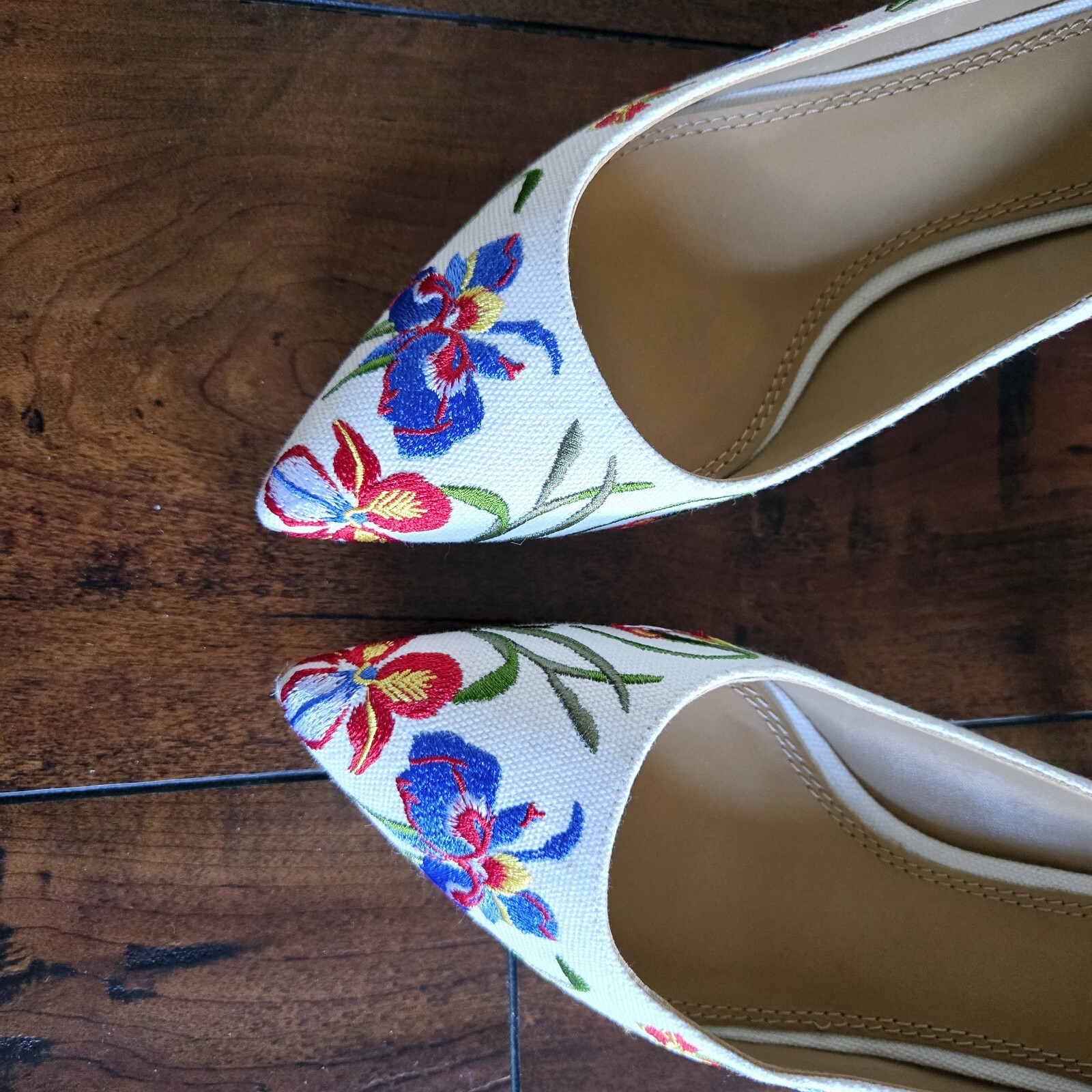 Tory Burch Elizabeth Painted Iris Embroidered Canvas Kitten Heel Pumps Size 8.5M thumbnail 20