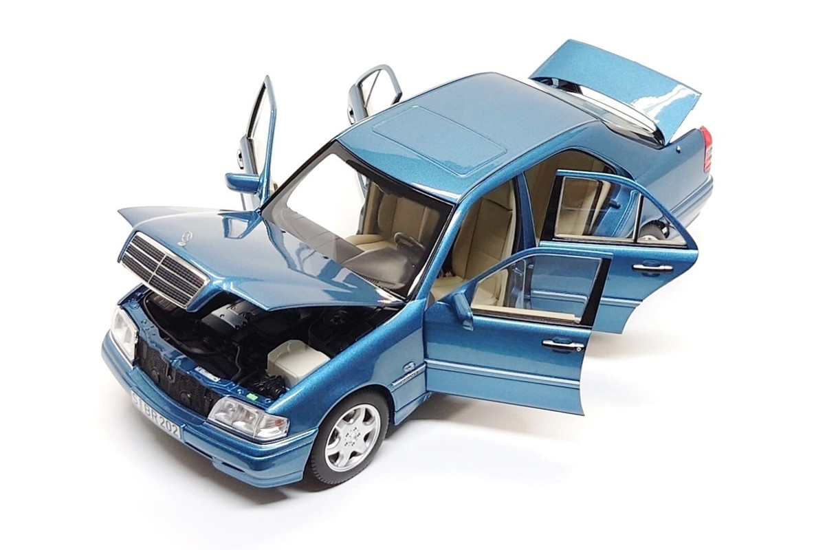 Norev 1:18 Mercedes-Benz C200 (W202) in Aquamarine Blue Norev 1:18 Mercedes-Benz C200 (W202) in Aquamarine Blue