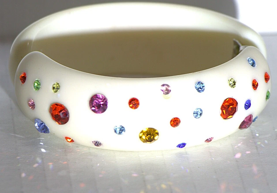 Brazalete Brazalete Abrazadera Blanco Baquelita Blanco De Colección Arco Iris Estrás Sin Firmar Foto 4 de 4