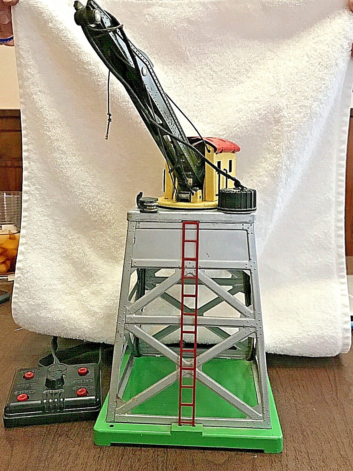 Lionel O Gauge Crane No. 165 Remote Control Lionel O Gauge Crane No. 165 Remote Control