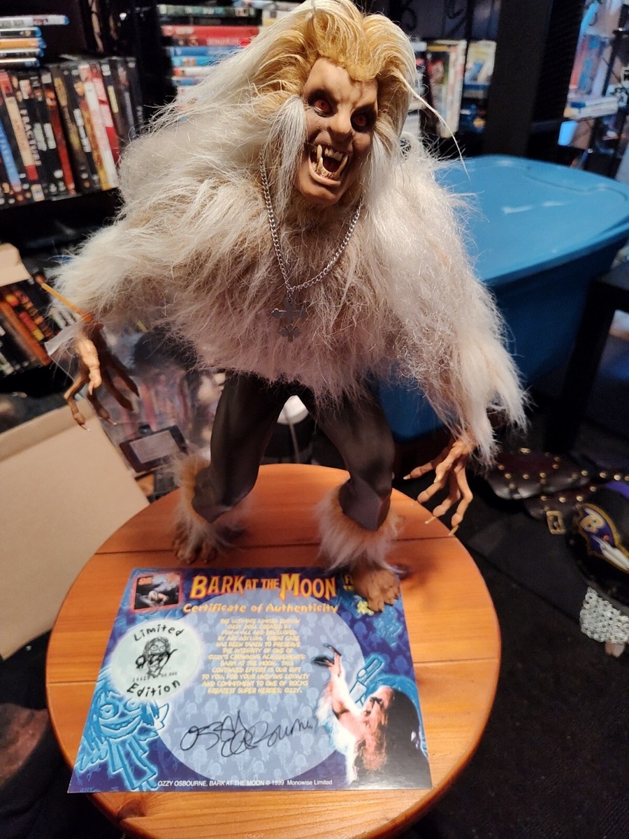 6746/Ozzy Osbourne Bark at the Moonフィギュア Ozzy Osbourne Bark at the Moon Action Figure New Sealed