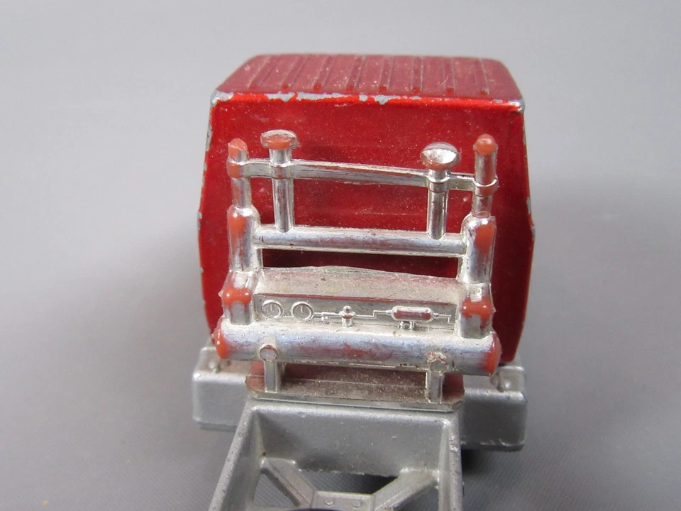 D745 Vintage 1973 Matchbox K-18 UK Ford Lts Series Tractor Red Superkings - Image 4 of 4