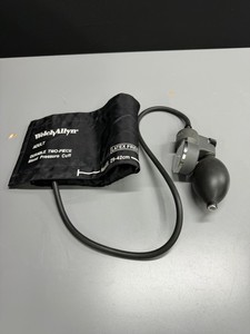 Welch Allyn Tycos Aneroid Sphygmomanometer Blood Pressure Cuff Adult 29-42 Cm