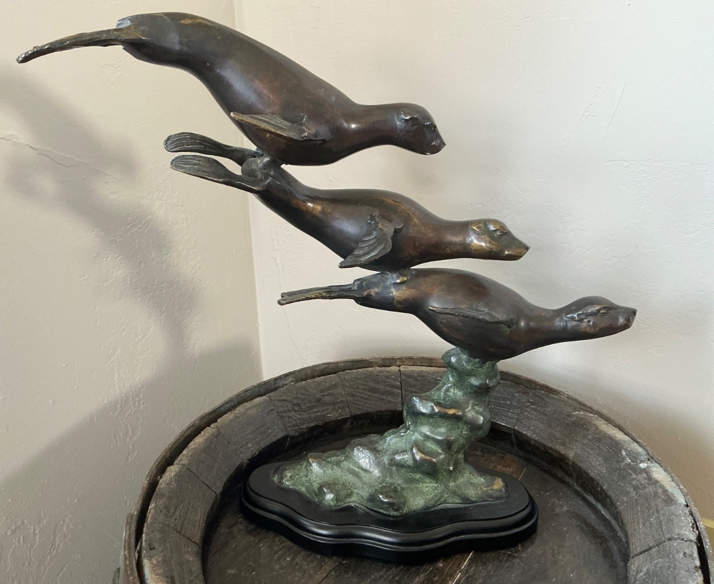 Beautiful large Bronze sculpture 3 seals NO MAKER MARK