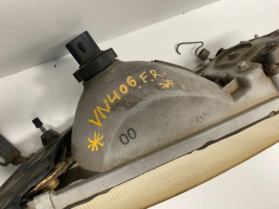 1991-1993 TOYOTA PREVIA FRONT RIGHT SIDE HEADLIGHT W/O FOG LIGHT OEM, 114-58249B - Image 4 of 4