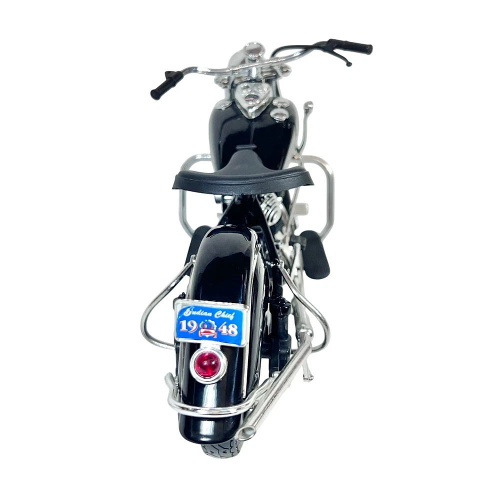Guiloy 1948 Indian Chief Motorcycle 1/10 Scale Diecast Model Bike Black Chrome  - Image 4 of 4