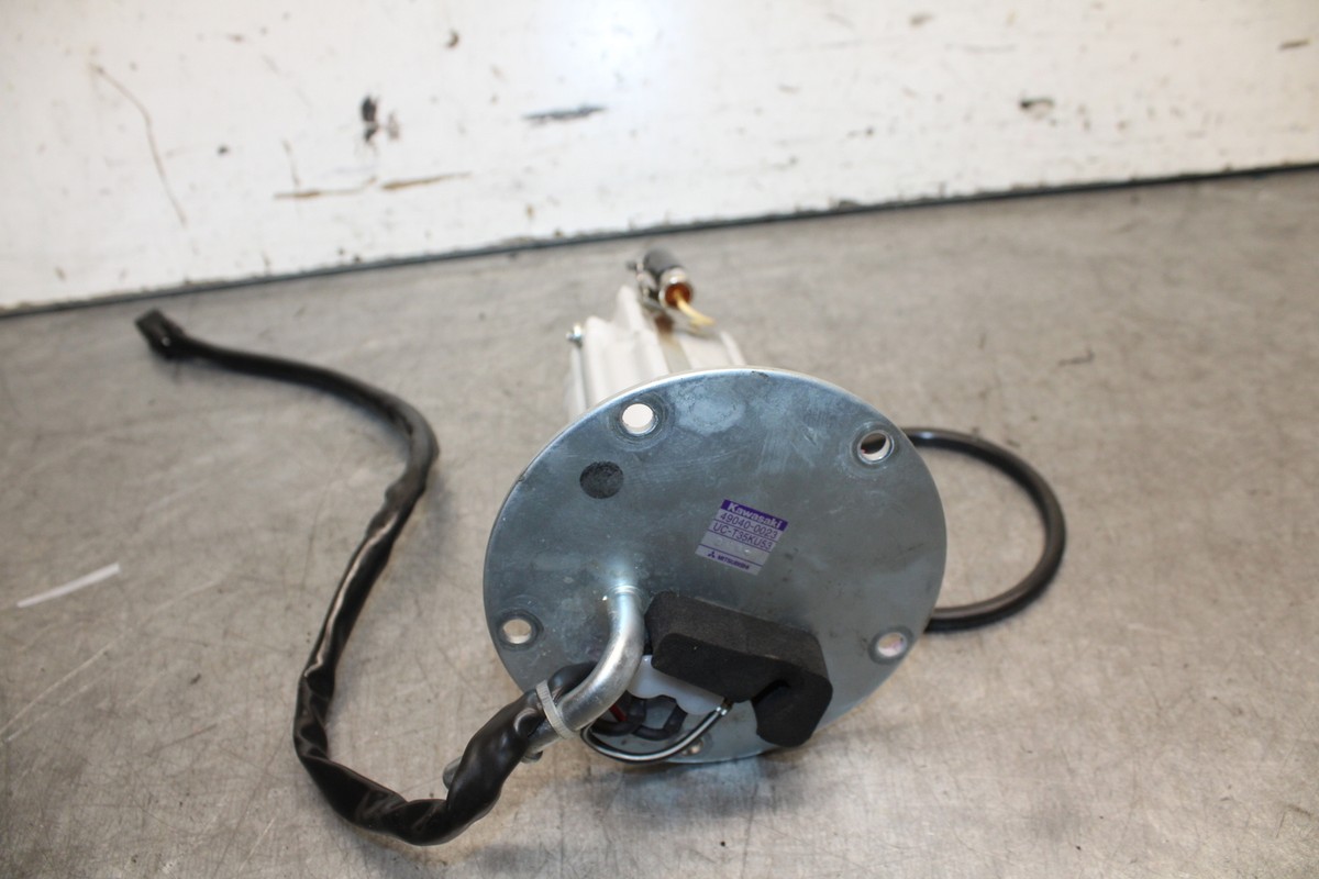 13-18 KAWASAKI NINJA ZX6R FUEL PUMP GAS PETROL SENDER UNIT 49040