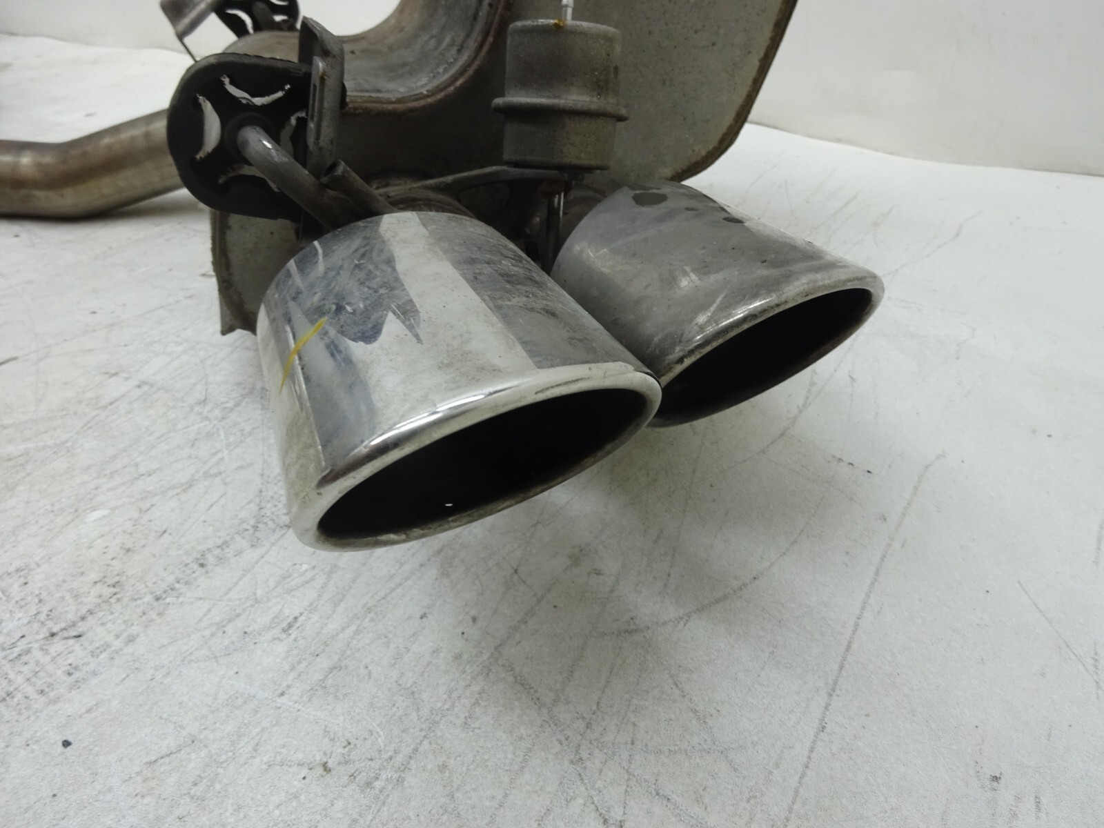 2014-2017 Maserati Ghibli Rear Right Passenger Exhaust Muffler Pipe OEM DE231095