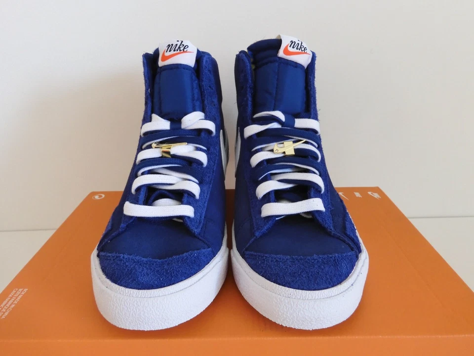NIKE BLAZER MID '77 DEEP ROYAL BLUE-WHITE-ORANGE "FIRST USE" SZ 9 [DC3433-400] - Image 3 of 4