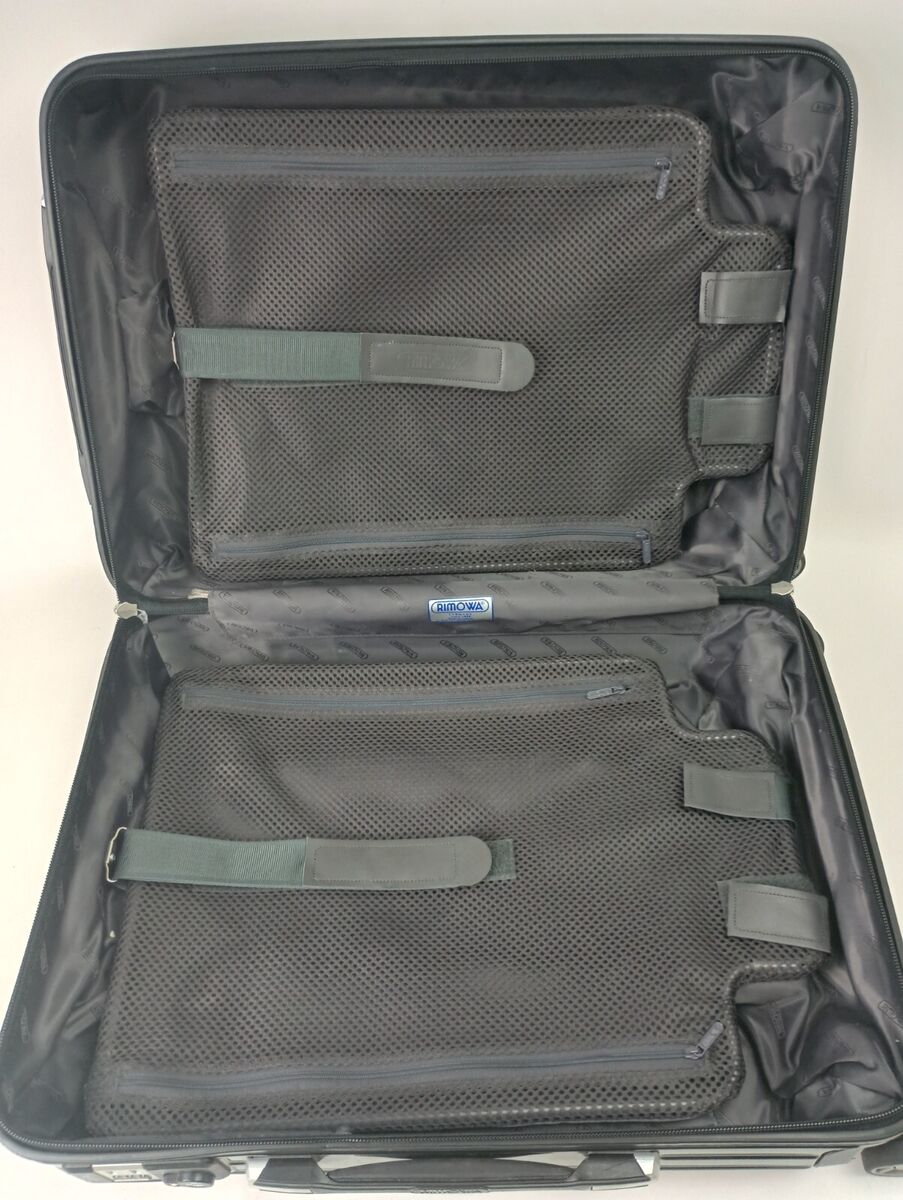 Rimowa Salsa Hybrid Deluxe Black 4-Wheels Carry On Case Rimowa Salsa Hybrid Deluxe Black 4-Wheels Carry On Case