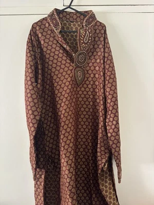 HERREN BURGUNDER & GOLD INDISCHE KURTA GR 40 UNGETRAGEN IDEAL HOCHZEIT PARTY TRADITIONELL - Bild 1 von 4