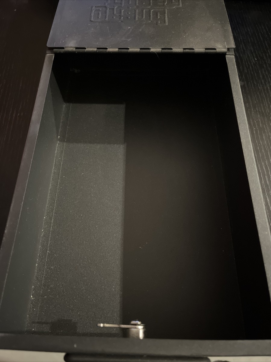Grand Theft Auto IV (GTA 4) Metal Bankers Lock Box - Special