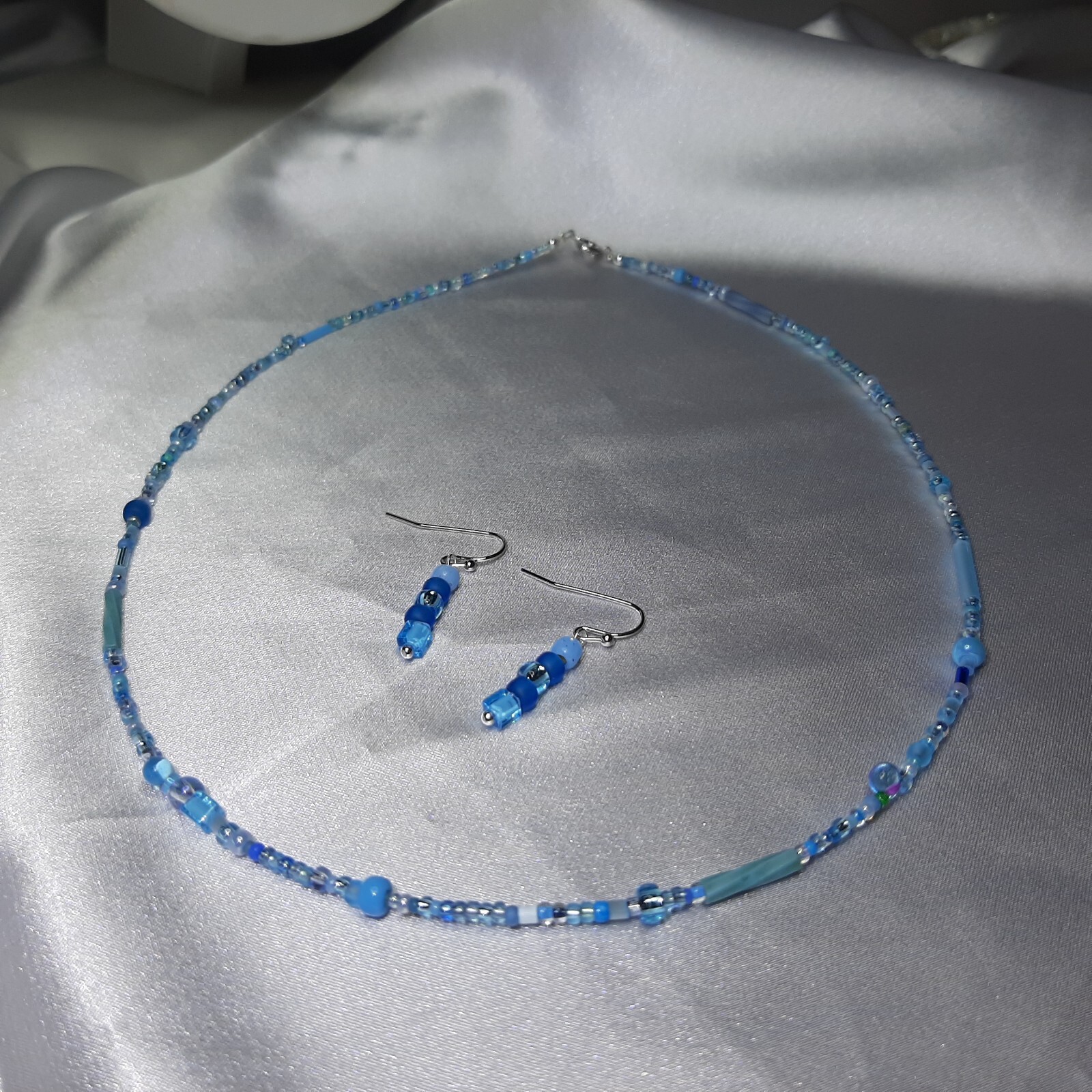Parure bijoux en perles de rocaille Miyuki bleu pour vos tenues d'été et soirées bohèmes
