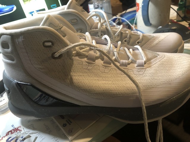 curry shoe size