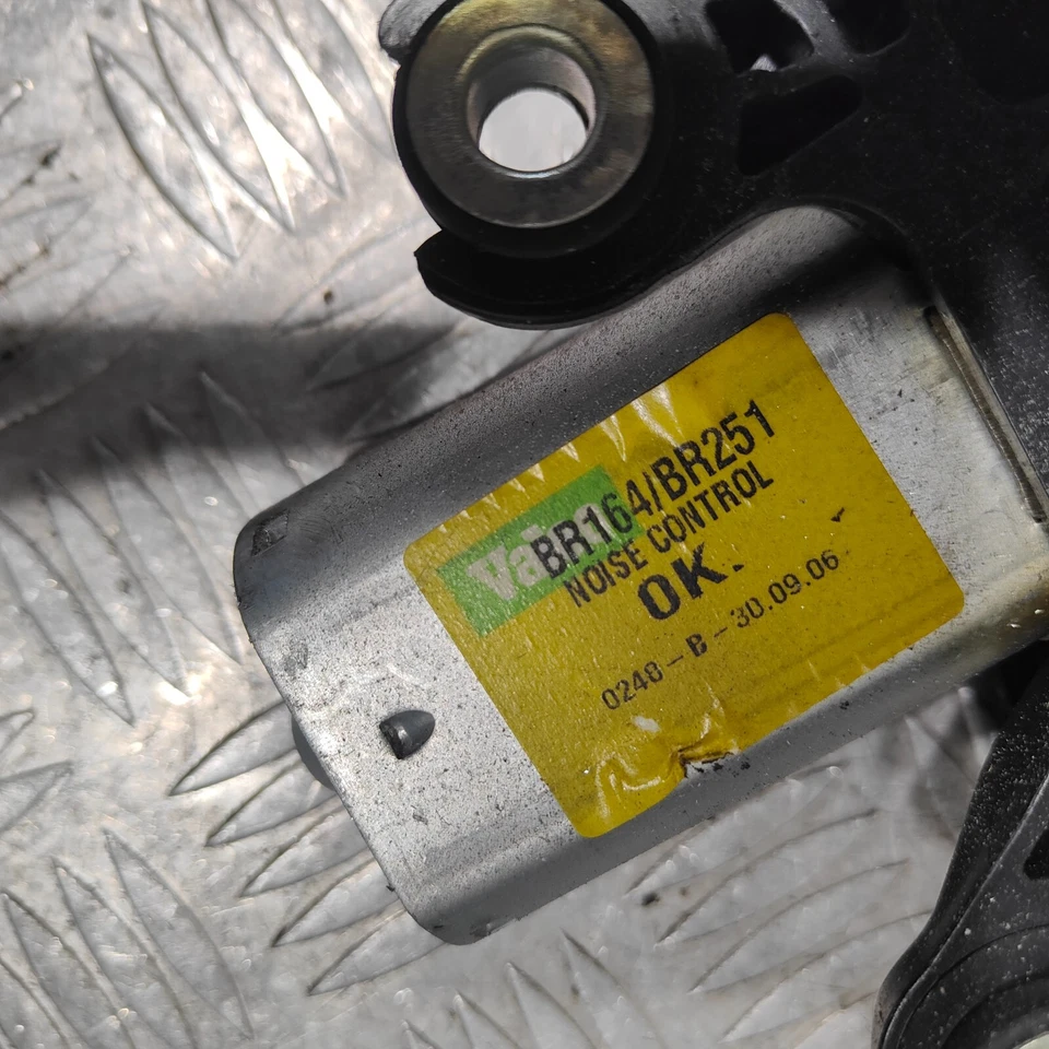 Mercedes-Benz Clase R R320 2007 motor limpiaparabrisas trasero CDI BR164/BR251 Foto 3 de 4