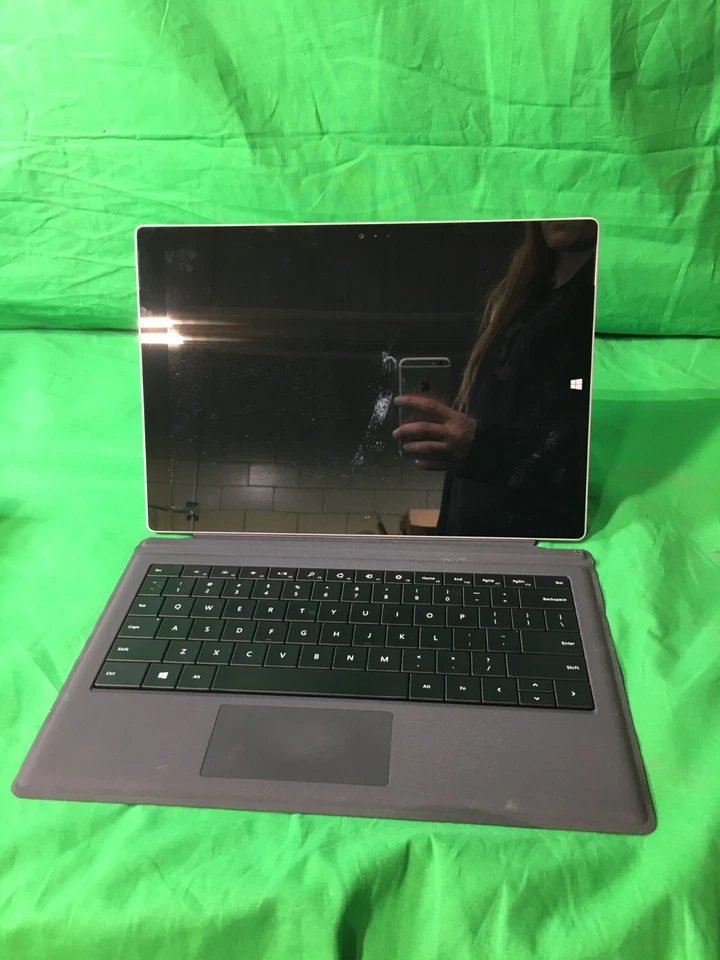 CPU MICROSOFT SURFAC PRO 3 INTEL CORE i3-4020y @ 1,50 GHz 4,00 B RAM Foto 2 de 4