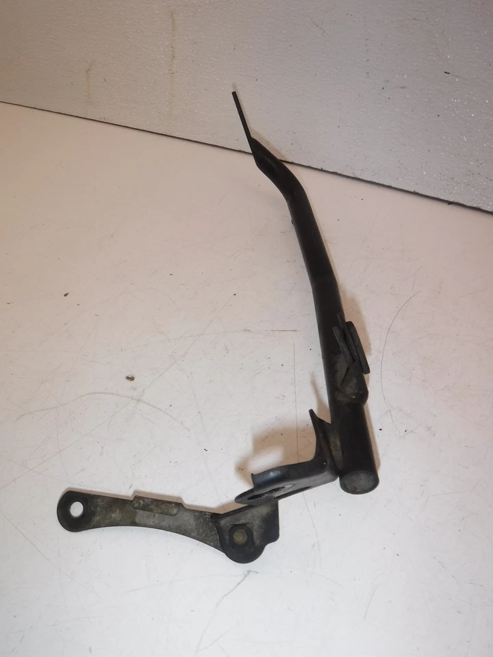 Suzuki GS500E 1993 soporte de montaje de guardabarros trasero derecho Foto 3 de 4