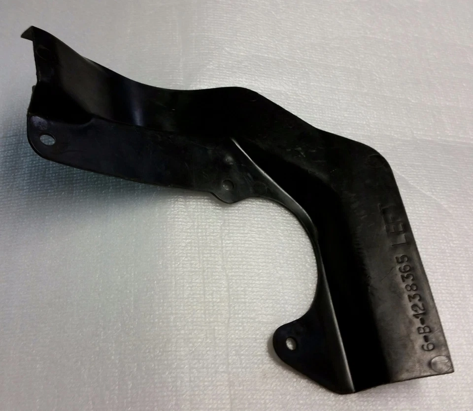 1976-1977 NOS GM Buick Century 4DR Custom Sed Wheel Panel Skirt to Frame Baffle  - Image 4 of 4