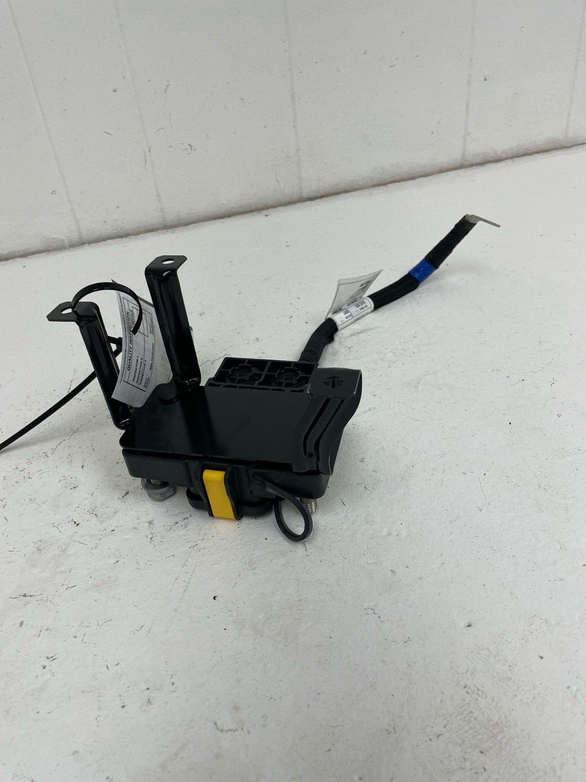 2023-2026 MASERATI GRECALE GT M182 OEM VOLTAGE CONTROL FUSE RELAY JUNCTION BLOCK