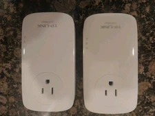 TP-LINK AV1200 Pass-through Powerline Ethernet Adapter (TL-PA8010P) Pair