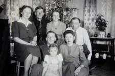 1945 NORWALK CT PHOTO CHRISTMAS FAMILY PORTRAIT TINSEL TREE DRESSED 2x3 OOAK