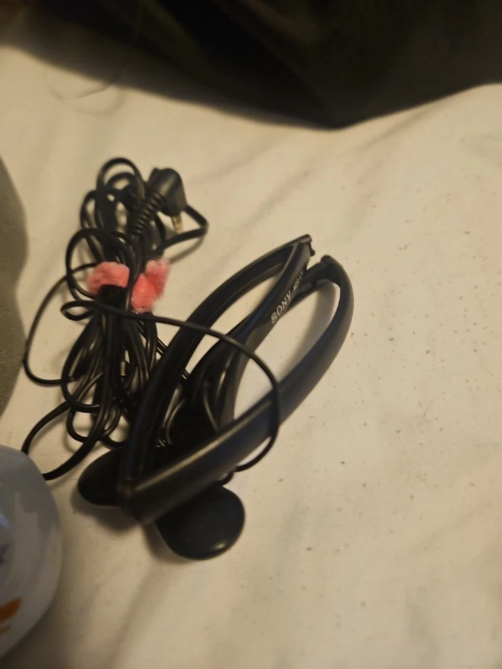 Sony SRF-M85V - 25 Sports Walkman Personal Radio  Original Headphones TESTED@77 - Image 3 of 4