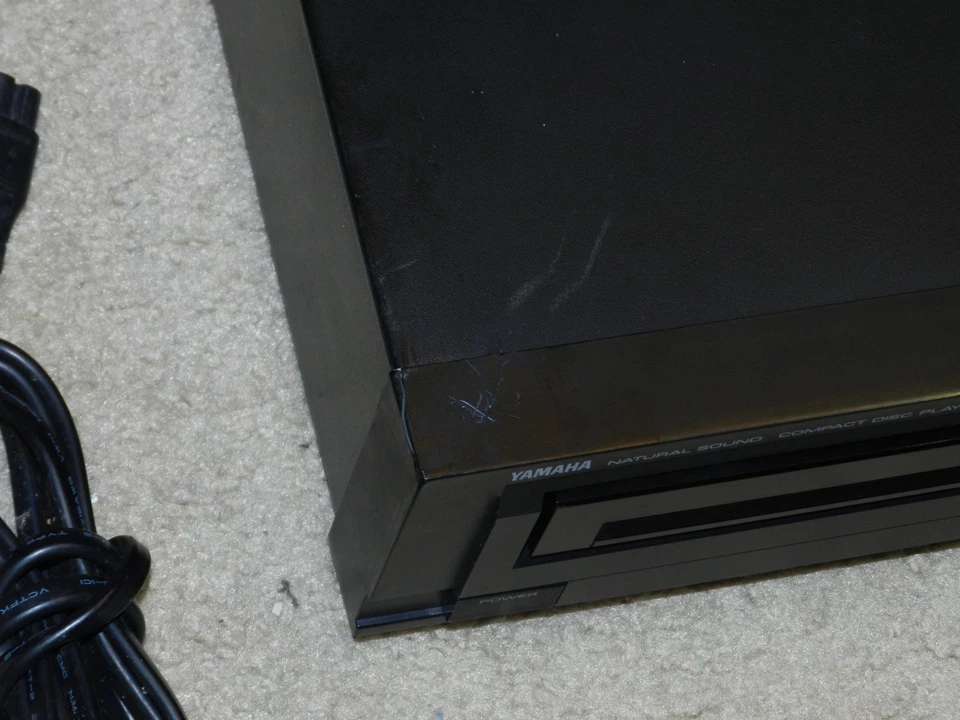 Reproductor de discos compactos de sonido natural Yamaha CDX-500U PROBADO FUNCIONA Foto 3 de 3